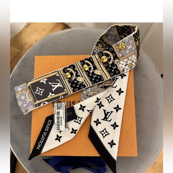 💝 Louis Vuitton Bandeau Silk Scarf Monogram BB Let’s Go M76442 Boxed 💝 - Picture 3 of 7
